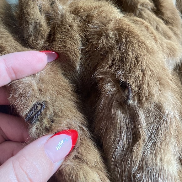 Fur Salon - Eatons of Canada mid length jacket - Picture 4 of 10